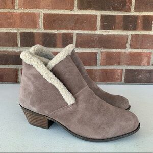 Me Too Women's Zanna Grey Suede Ankle Boots Faux Fur Lined Size US 8.5 M